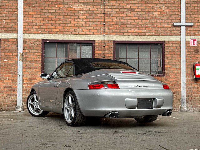 Porsche 911 carrera cabriolet 3.6 996 320pk 2003 youngtimer -handgeschakeld- - afbeelding 17 van  41