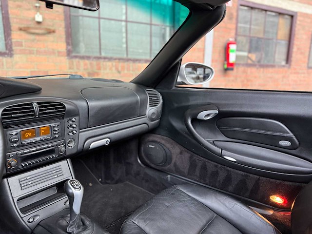 Porsche 911 carrera cabriolet 3.6 996 320pk 2003 youngtimer -handgeschakeld- - afbeelding 23 van  41