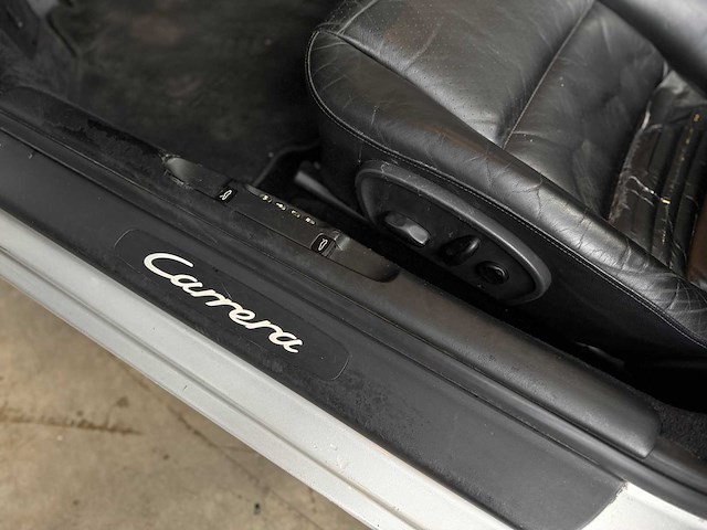 Porsche 911 carrera cabriolet 3.6 996 320pk 2003 youngtimer -handgeschakeld- - afbeelding 25 van  41