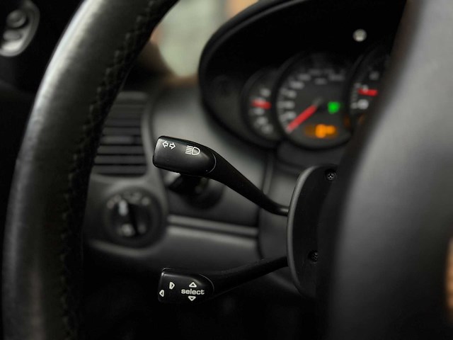 Porsche 911 carrera cabriolet 3.6 996 320pk 2003 youngtimer -handgeschakeld- - afbeelding 26 van  41