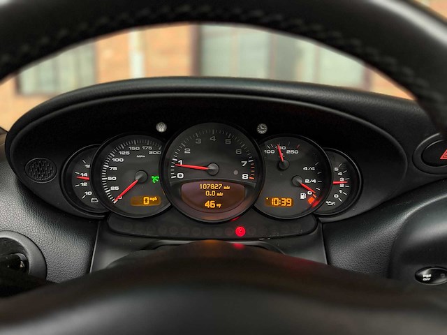 Porsche 911 carrera cabriolet 3.6 996 320pk 2003 youngtimer -handgeschakeld- - afbeelding 28 van  41