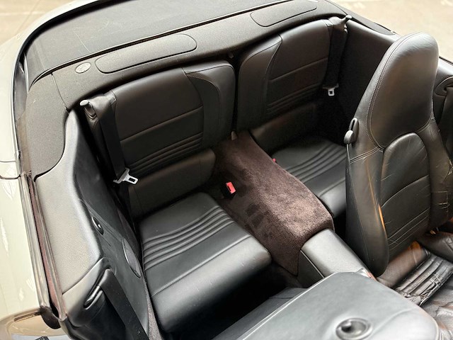 Porsche 911 carrera cabriolet 3.6 996 320pk 2003 youngtimer -handgeschakeld- - afbeelding 38 van  41