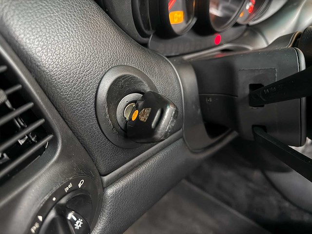 Porsche 911 carrera cabriolet 3.6 996 320pk 2003 youngtimer -handgeschakeld- - afbeelding 41 van  41