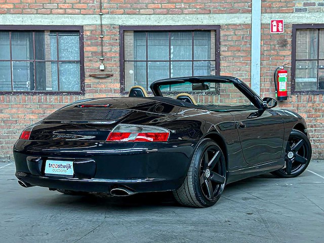 Porsche 911 carrera cabriolet 3.6 996 320pk 2004 handgeschakeld -youngtimer- - afbeelding 4 van  42