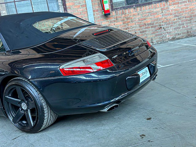 Porsche 911 carrera cabriolet 3.6 996 320pk 2004 handgeschakeld -youngtimer- - afbeelding 13 van  42