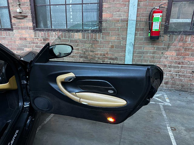 Porsche 911 carrera cabriolet 3.6 996 320pk 2004 handgeschakeld -youngtimer- - afbeelding 32 van  42