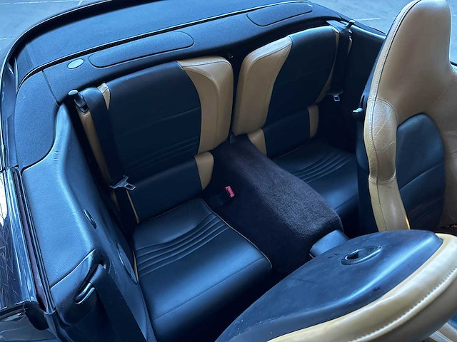 Porsche 911 carrera cabriolet 3.6 996 320pk 2004 handgeschakeld -youngtimer- - afbeelding 35 van  42