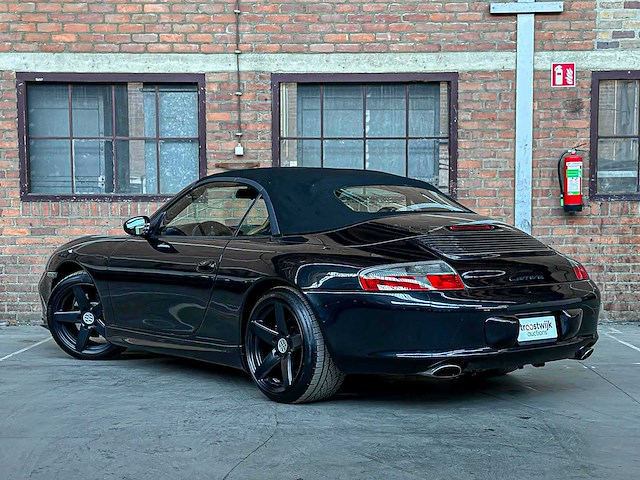 Porsche 911 carrera cabriolet 3.6 996 320pk 2004 handgeschakeld -youngtimer- - afbeelding 10 van  42