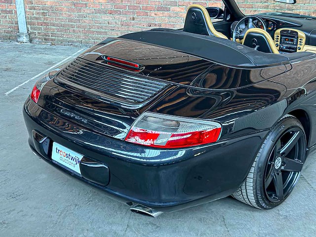 Porsche 911 carrera cabriolet 3.6 996 320pk 2004 handgeschakeld -youngtimer- - afbeelding 3 van  24