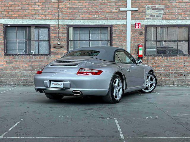 Porsche 911 carrera cabriolet 3.6 997 sport-chrono 325pk 2006 youngtimer - afbeelding 3 van  35