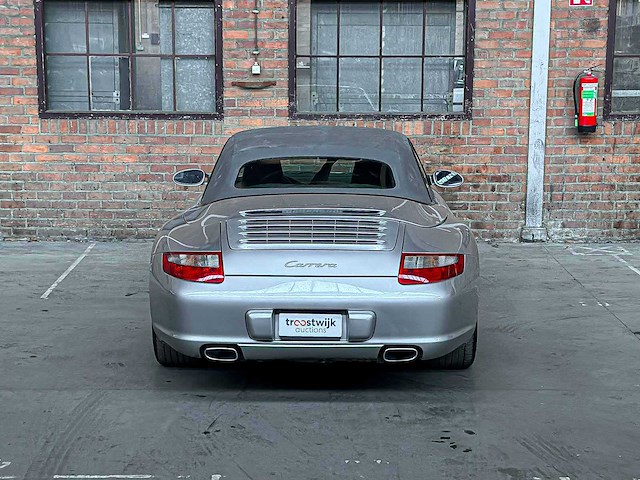 Porsche 911 carrera cabriolet 3.6 997 sport-chrono 325pk 2006 youngtimer - afbeelding 4 van  35