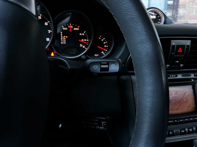 Porsche 911 carrera cabriolet 3.6 997 sport-chrono 325pk 2006 youngtimer - afbeelding 16 van  35