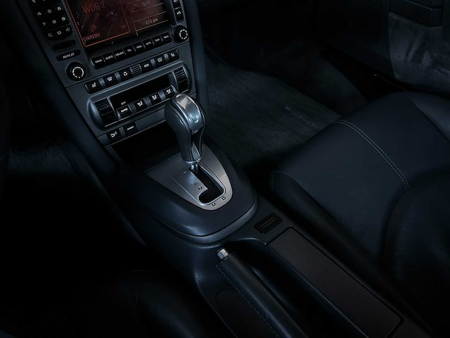 Porsche 911 carrera cabriolet 3.6 997 sport-chrono 325pk 2006 youngtimer - afbeelding 18 van  35