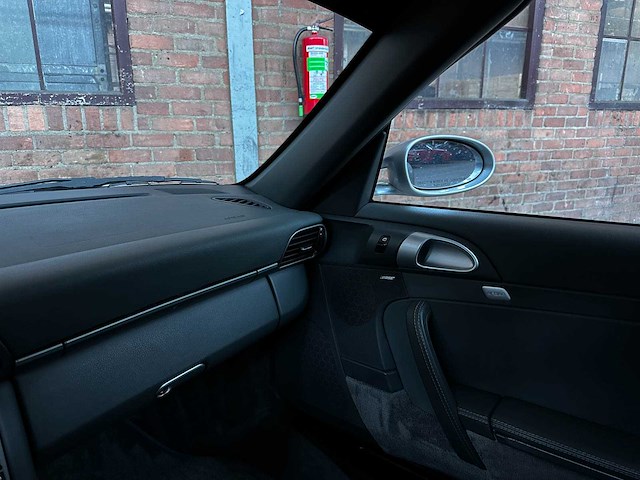 Porsche 911 carrera cabriolet 3.6 997 sport-chrono 325pk 2006 youngtimer - afbeelding 21 van  35