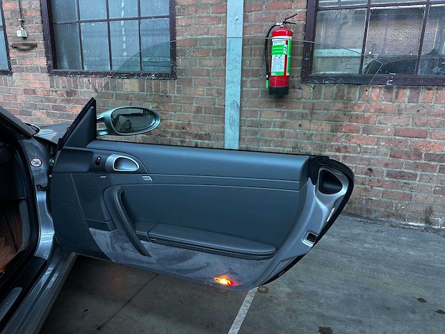 Porsche 911 carrera cabriolet 3.6 997 sport-chrono 325pk 2006 youngtimer - afbeelding 26 van  35