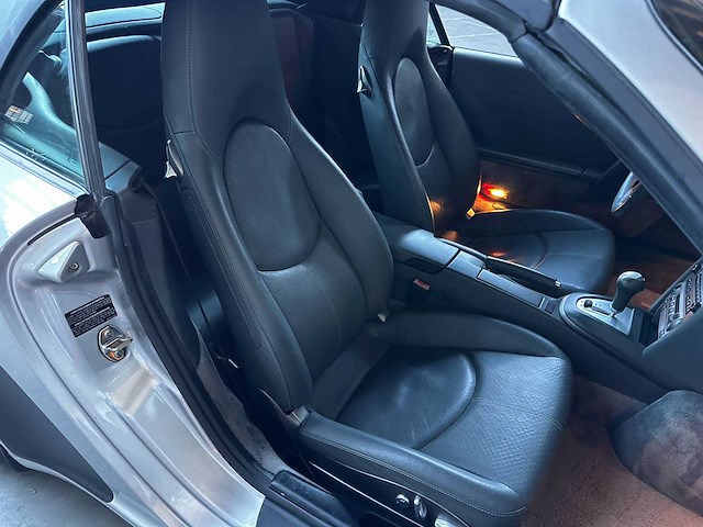 Porsche 911 carrera cabriolet 3.6 997 sport-chrono 325pk 2006 youngtimer - afbeelding 27 van  35