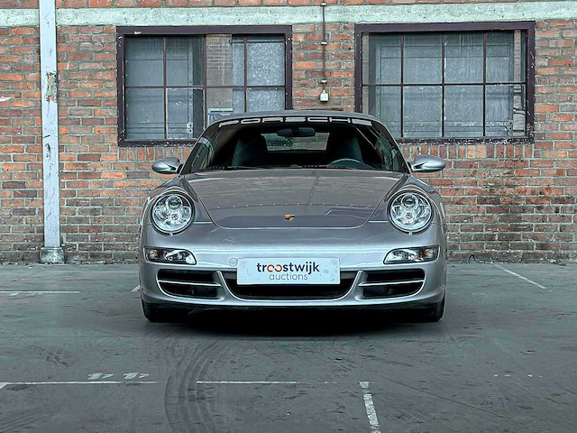 Porsche 911 carrera cabriolet 3.6 997 sport-chrono 325pk 2006 youngtimer - afbeelding 32 van  35
