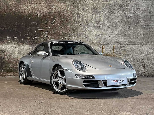 Porsche 911 carrera cabriolet 3.6 997 sport-chrono 325pk 2006 youngtimer - afbeelding 11 van  15