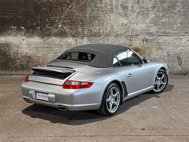 Porsche 911 carrera cabriolet 3.6 997 sport-chrono 325pk 2006 youngtimer - afbeelding 12 van  15