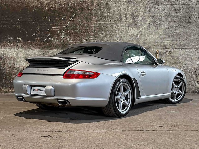 Porsche 911 carrera cabriolet 3.6 997 sport-chrono 325pk 2006 youngtimer - afbeelding 13 van  15