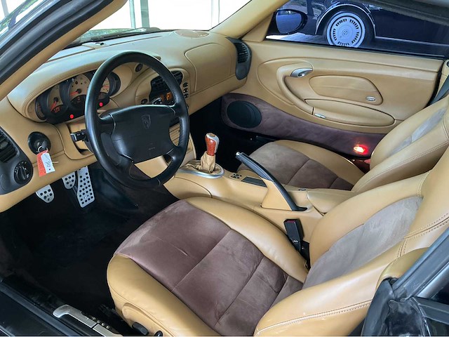 Porsche 911 carrera cabriolet 996 | 3.4 carrera | 2000 | youngtimer | 300 pk | handgeschakeld | btw auto - afbeelding 20 van  33
