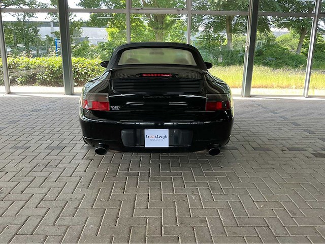 Porsche 911 carrera cabriolet 996 | 3.4 carrera | 2000 | youngtimer | 300 pk | handgeschakeld | btw auto - afbeelding 30 van  33