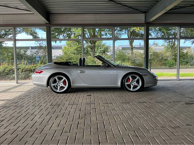 Porsche 911 carrera s cabriolet 997 | 3.8 355 pk | 2006 | youngtimer | 52.070 km | sport chrono | pasm | bose | 19 inch | handgeschakeld | marge auto - afbeelding 37 van  38