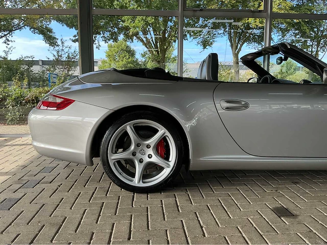 Porsche 911 carrera s cabriolet 997 | 3.8 355 pk | 2006 | youngtimer | 52.070 km | sport chrono | pasm | bose | 19 inch | handgeschakeld | marge auto - afbeelding 38 van  38