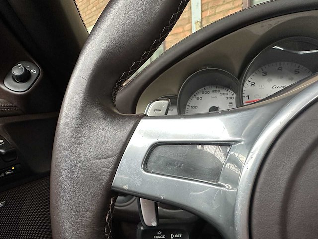 Porsche 911 turbo cabriolet 997.2 3.8 tt 500pk 2010 -hardtop- youngtimer (23.000 km) - afbeelding 24 van  63