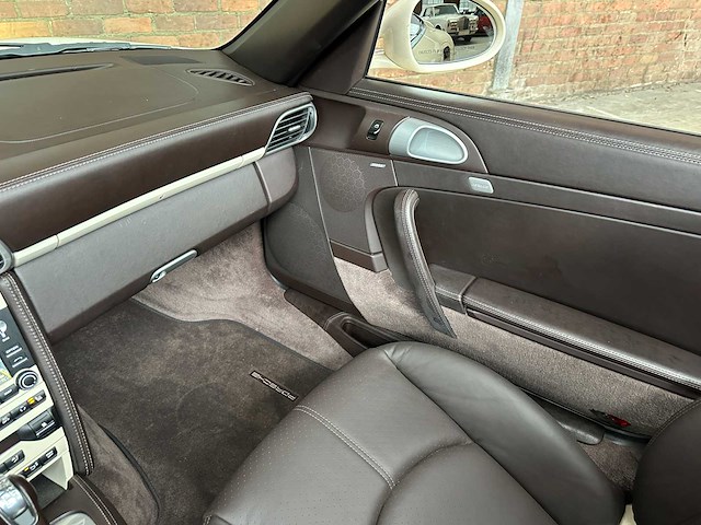 Porsche 911 turbo cabriolet 997.2 3.8 tt 500pk 2010 -hardtop- youngtimer (23.000 km) - afbeelding 31 van  63