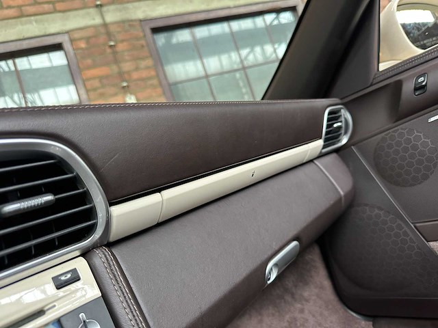 Porsche 911 turbo cabriolet 997.2 3.8 tt 500pk 2010 -hardtop- youngtimer (23.000 km) - afbeelding 32 van  63