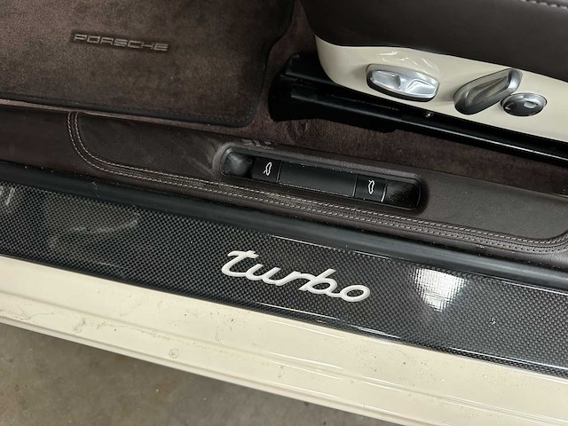 Porsche 911 turbo cabriolet 997.2 3.8 tt 500pk 2010 -hardtop- youngtimer (23.000 km) - afbeelding 25 van  48