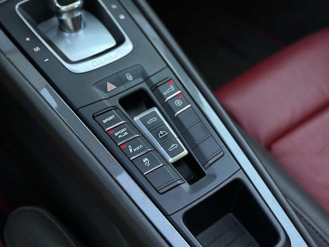 Porsche 911 turbo s cabriolet 991 3.8 6-cilinder cabrio 560pk 2014 (origineel-nl), nl-kenteken - afbeelding 10 van  31