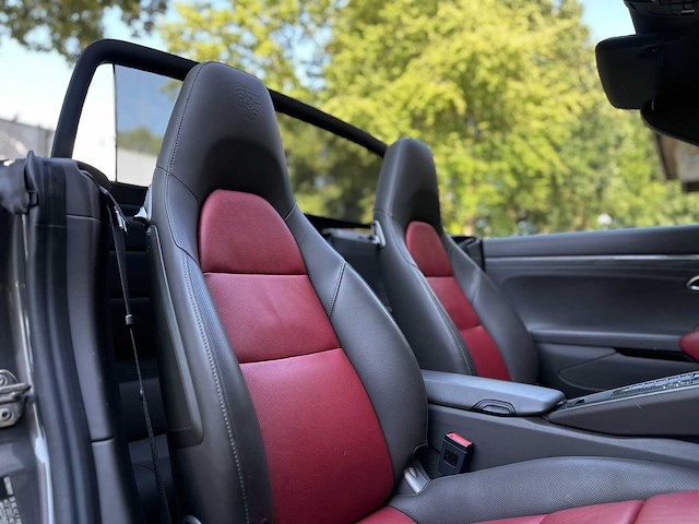 Porsche 911 turbo s cabriolet 991 3.8 6-cilinder cabrio 560pk 2014 (origineel-nl), nl-kenteken - afbeelding 27 van  31
