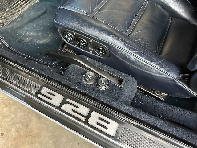 Porsche 928 5.0 v8 4s coupé 320pk 1987, js-rz-33 - afbeelding 20 van  35