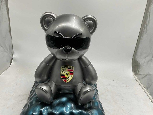 Porsche beer sculptuur - afbeelding 2 van  13
