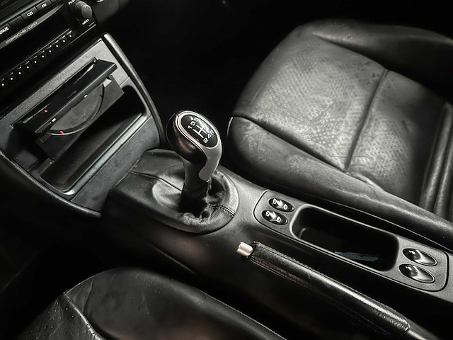 Porsche boxster 2.7 220pk 2004 -youngtimer- - afbeelding 11 van  29