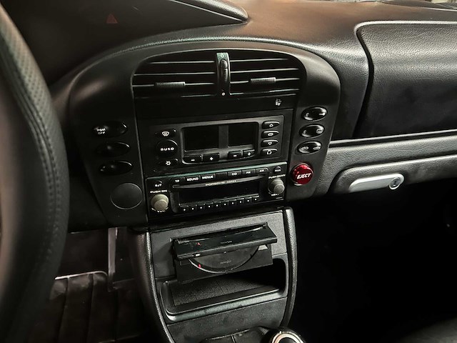 Porsche boxster 2.7 220pk 2004 -youngtimer- - afbeelding 13 van  29