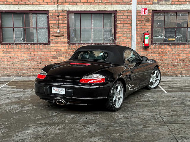 Porsche boxster 2.7 220pk 2004 -youngtimer- - afbeelding 29 van  29