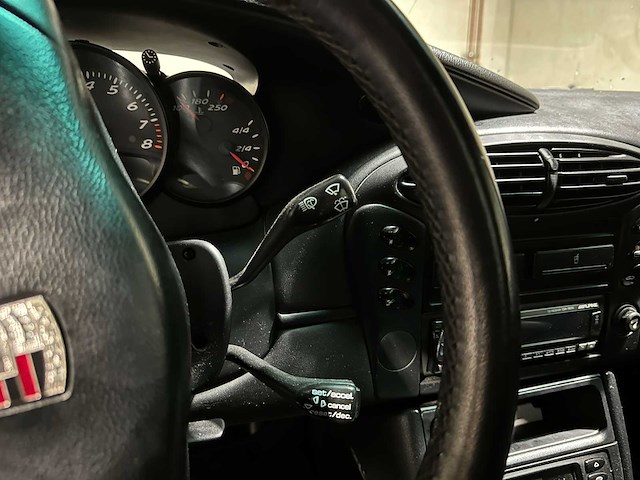 Porsche boxster 986 2.7 220pk 2001 youngtimer - afbeelding 17 van  27