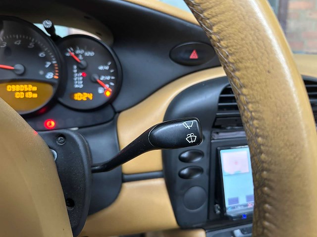 Porsche boxster 986 2.7 220pk 2004 -facelift- youngtimer - afbeelding 17 van  35