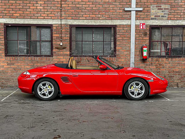 Porsche boxster 986 2.7 220pk 2004 -facelift- youngtimer - afbeelding 35 van  35