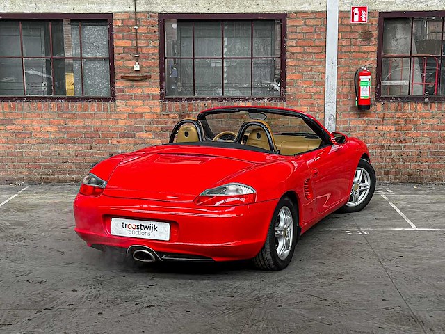 Porsche boxster 986 2.7 220pk 2004 -facelift- youngtimer - afbeelding 2 van  35
