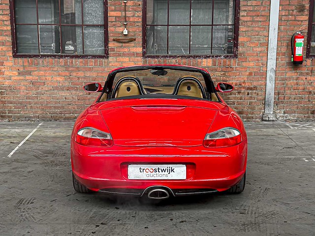Porsche boxster 986 2.7 220pk 2004 -facelift- youngtimer - afbeelding 26 van  35