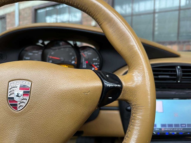 Porsche boxster 986 2.7 220pk 2004 -facelift- youngtimer - afbeelding 10 van  35