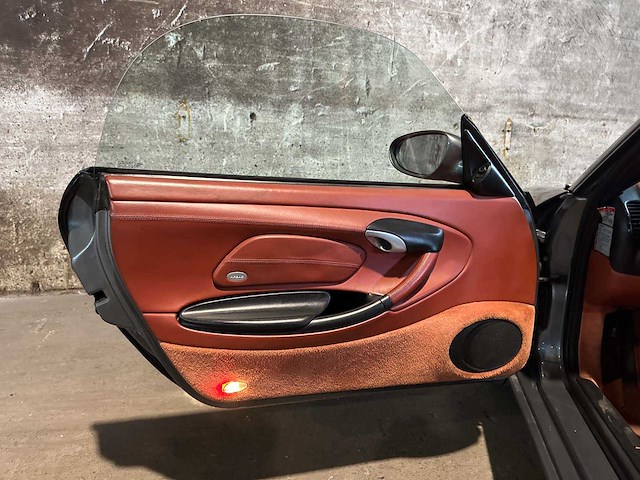 Porsche boxster 986 2.7 facelift 225pk 2003 -automaat- youngtimer - afbeelding 9 van  21