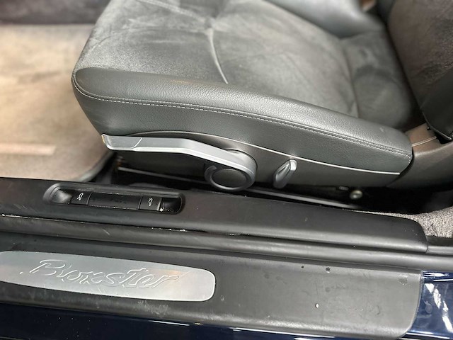 Porsche boxster 987 2.7 245pk 2005 -youngtimer- - afbeelding 25 van  37