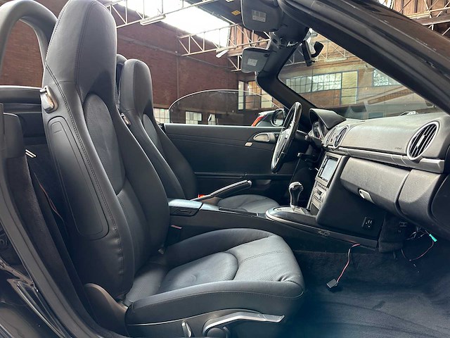 Porsche boxster 987 3.2 280pk 2005 -youngtimer- - afbeelding 38 van  40