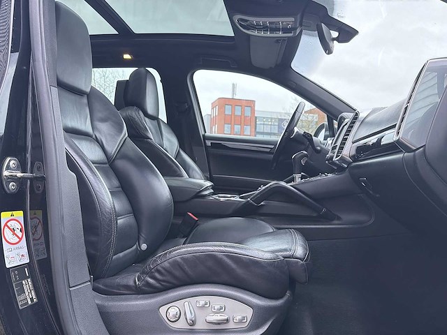 Porsche cayenne 3.0 d 2011 | 91-rnd-7 i - afbeelding 30 van  40