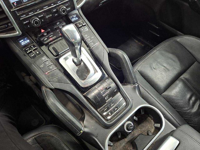 Porsche cayenne 3.0 s e-hybrid, 6-zgg-57 - afbeelding 3 van  6